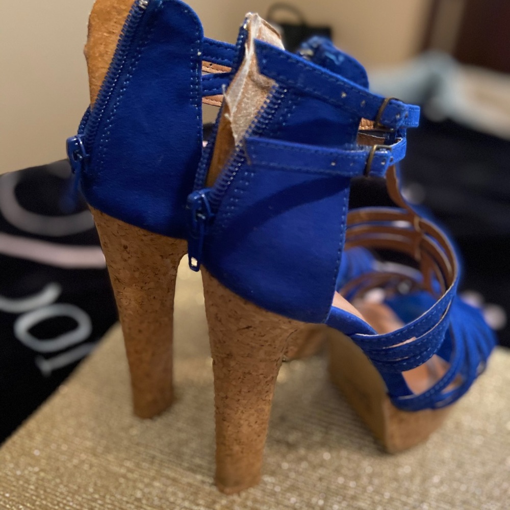 Heels - Picture 5 of 5